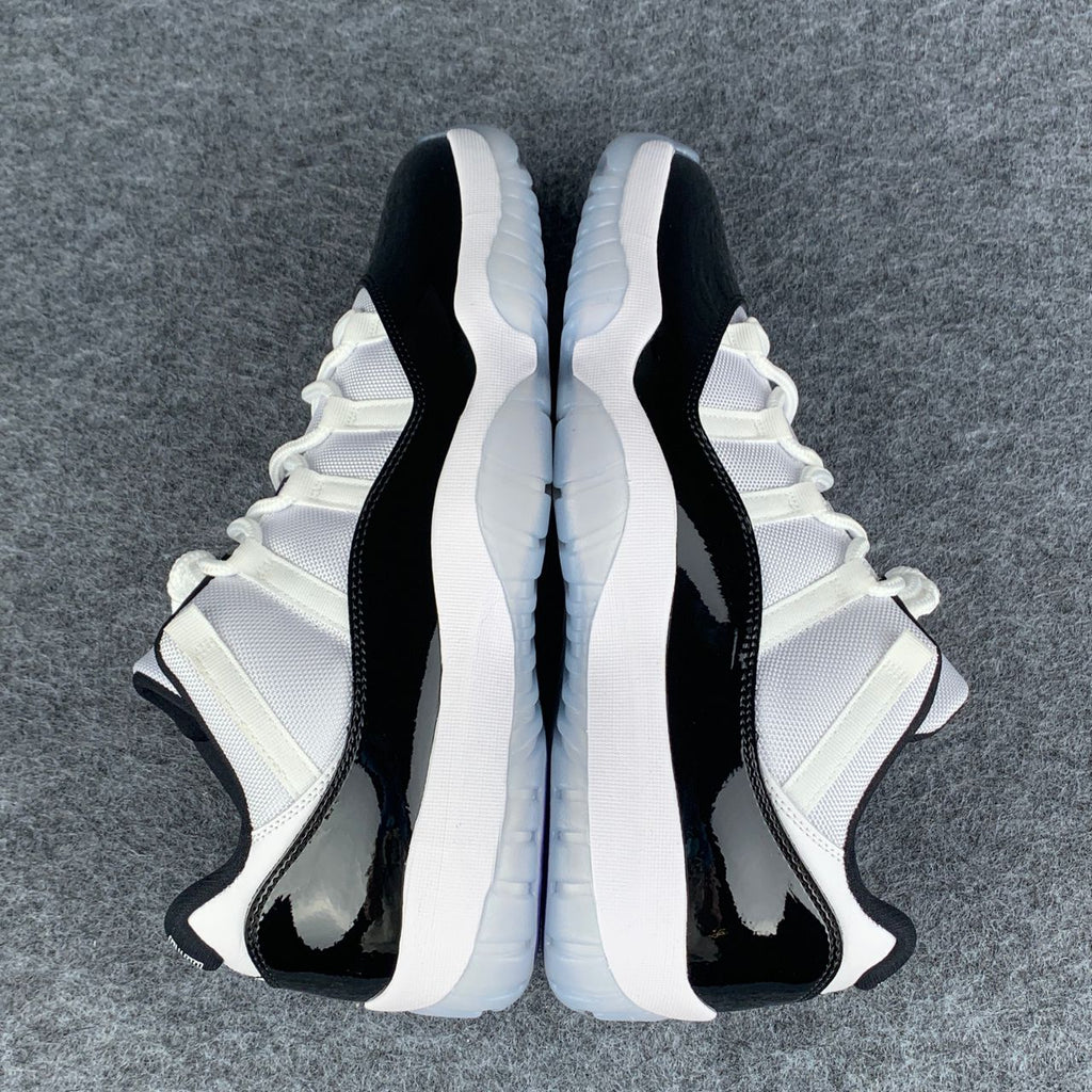 Air Jordan 11 Retro Low 'Concord'
