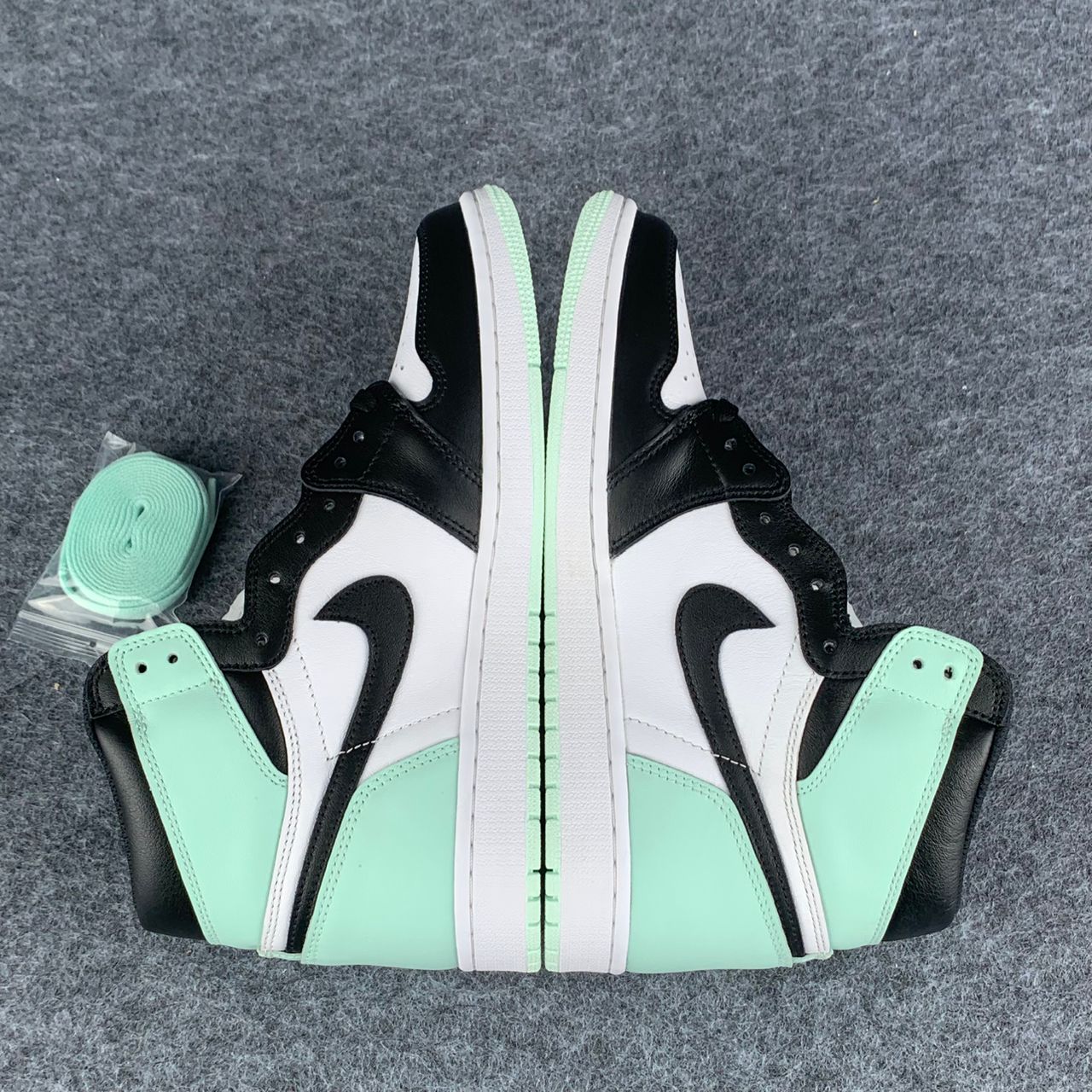 Air Jordan 1 Retro High OG NRG 'Igloo'