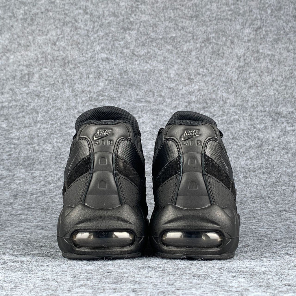 Air Max 95 Essential 'Triple Black'