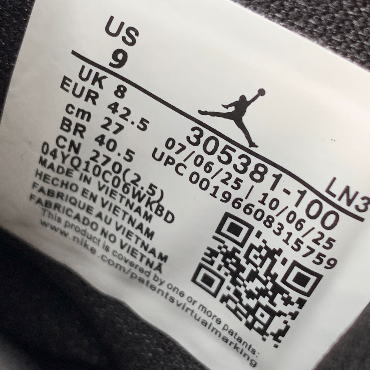 Air Jordan 8 Retro 'Bugs Bunny' 2025