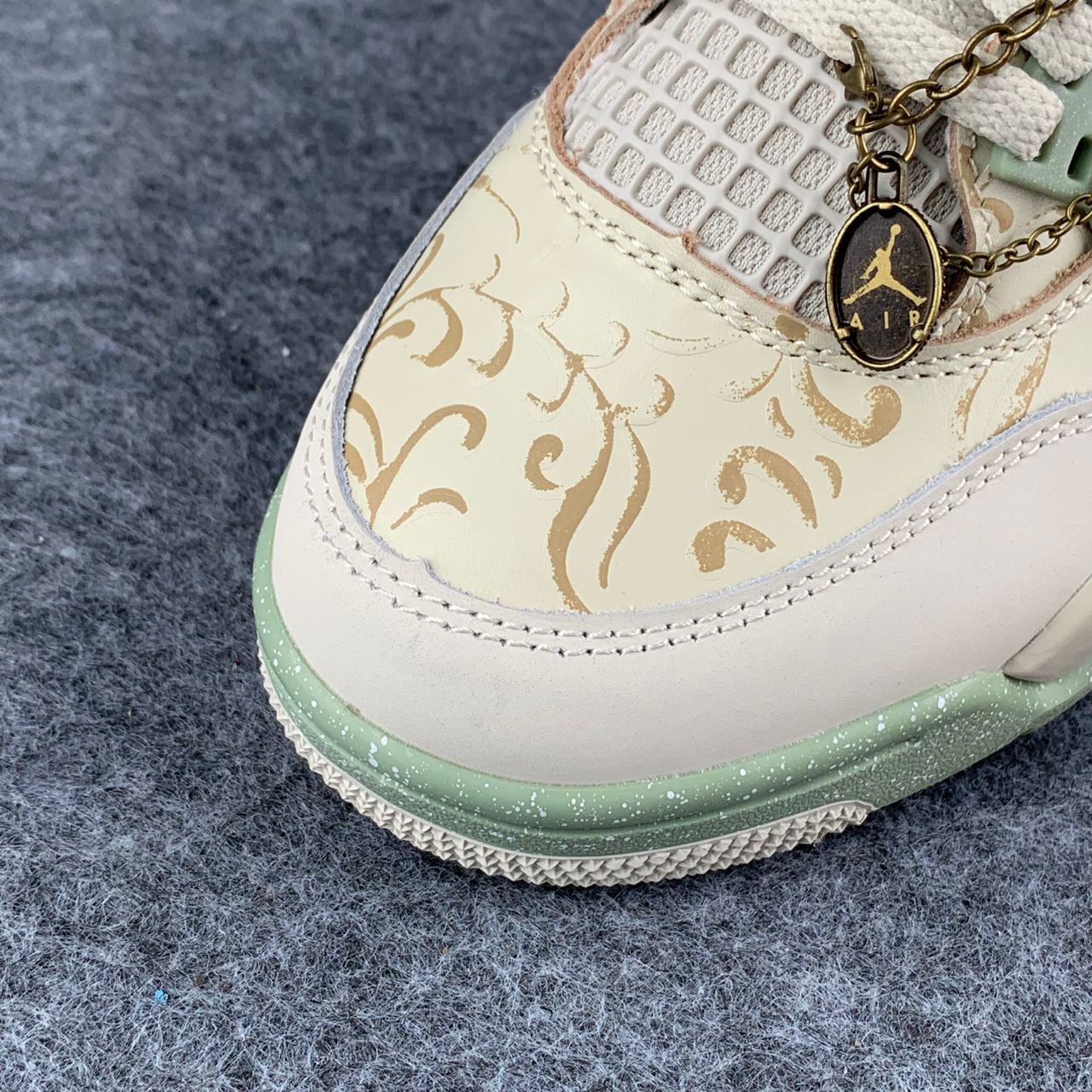 Air Jordan 4 Retro SE 'Somos Eternos'
