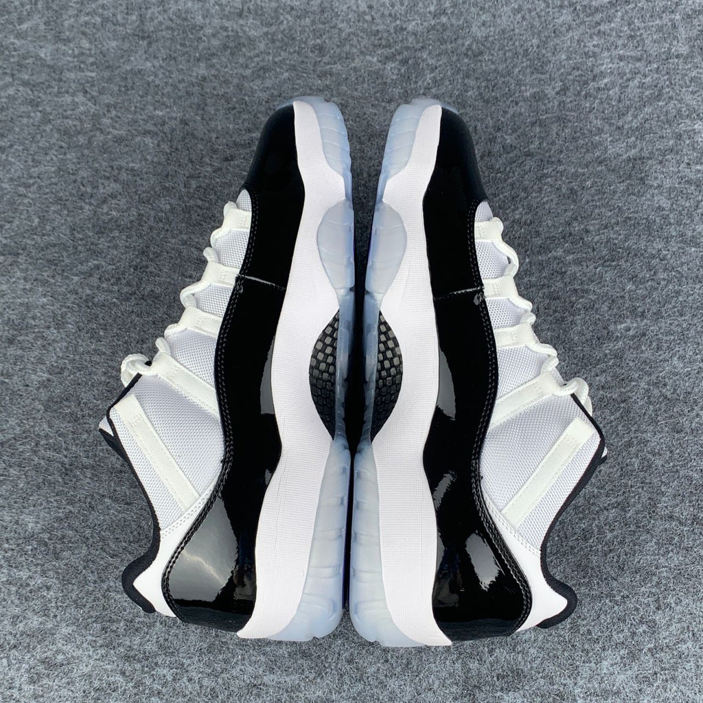 Air Jordan 11 Retro Low 'Concord'
