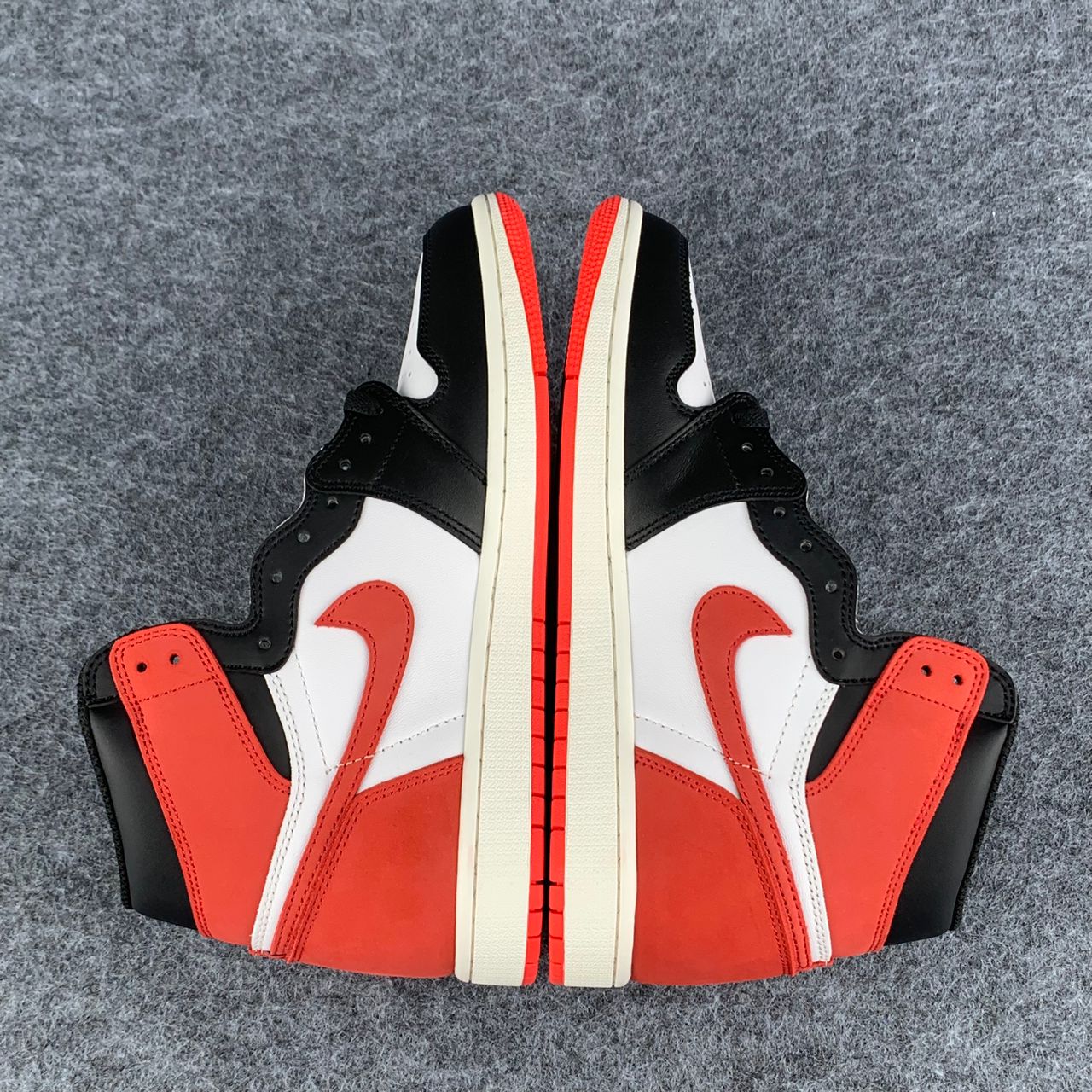 Air Jordan 1 Retro High OG 'Best Hand in the Game - Track Red'