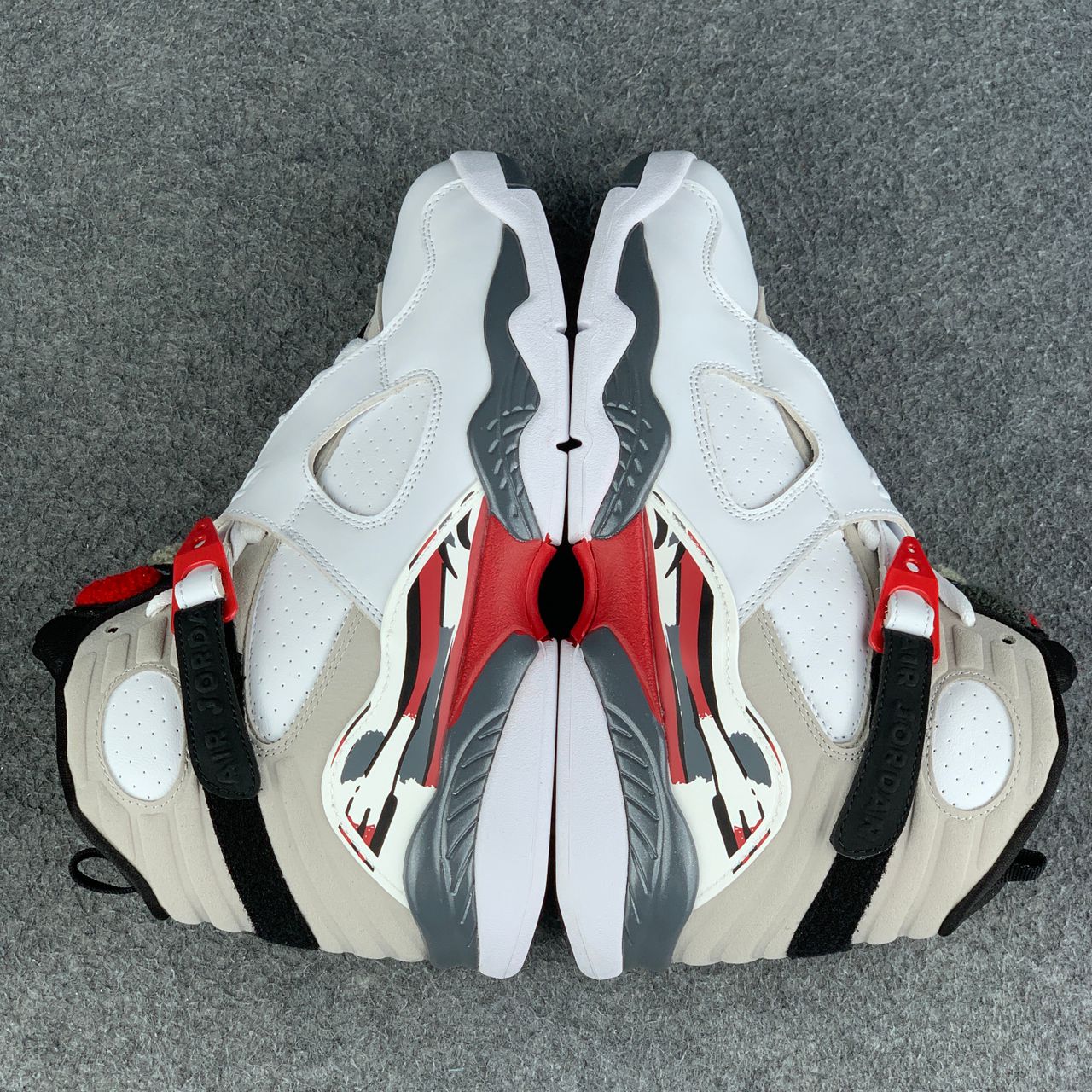 Air Jordan 8 Retro 'Bugs Bunny' 2025