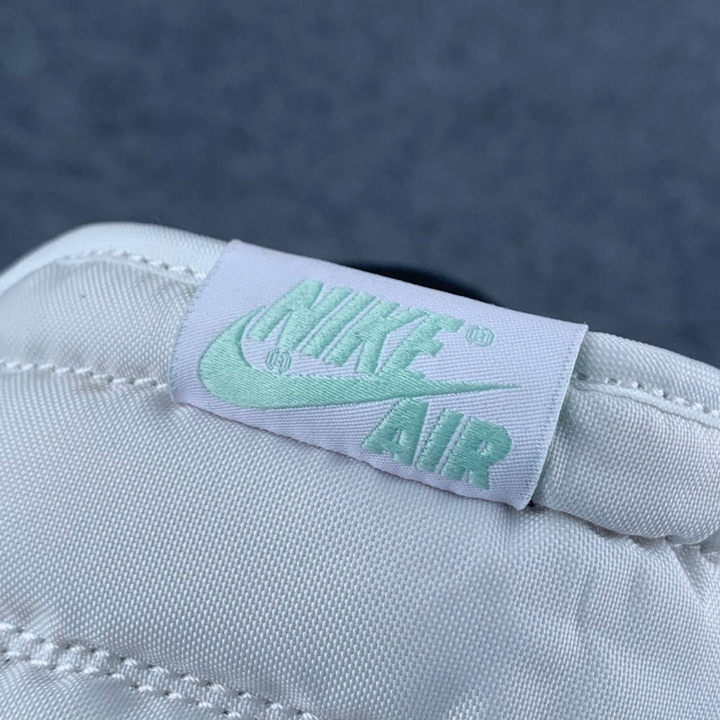 Air Jordan 1 Retro High OG NRG 'Igloo'