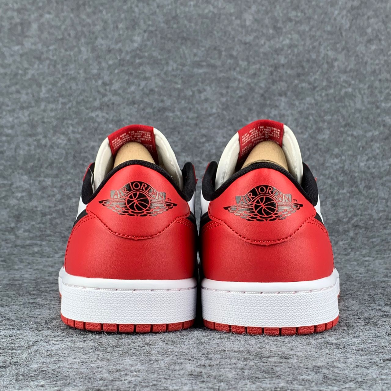 Air Jordan 1 Retro Low OG 'Chicago' (2016)