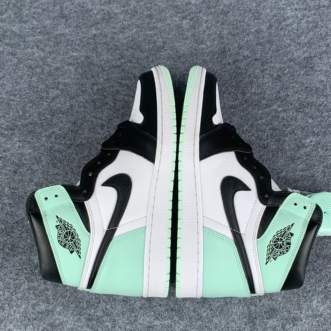 Air Jordan 1 Retro High OG NRG 'Igloo'