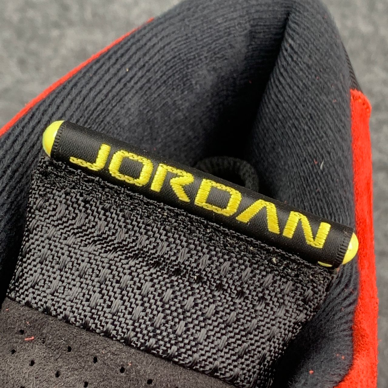 Air Jordan 14 Retro 'Ferrari' 2025
