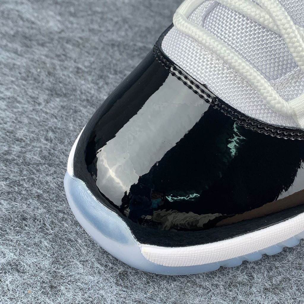 Air Jordan 11 Retro Low 'Concord'
