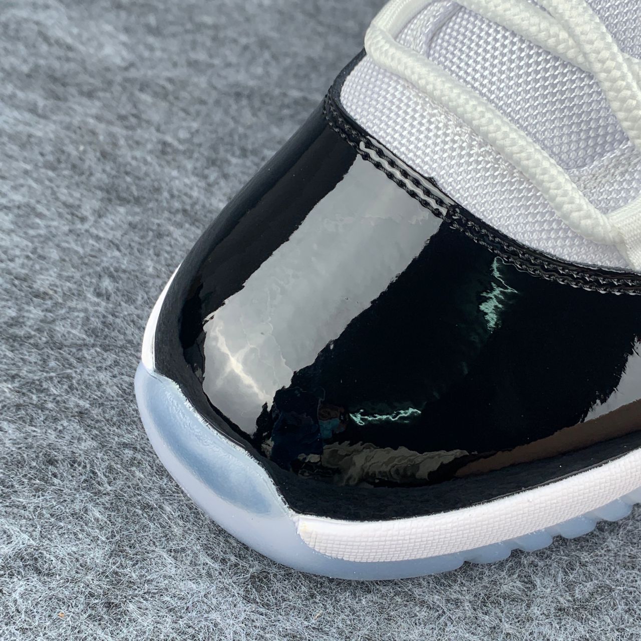 Air Jordan 11 Retro Low 'Concord'
