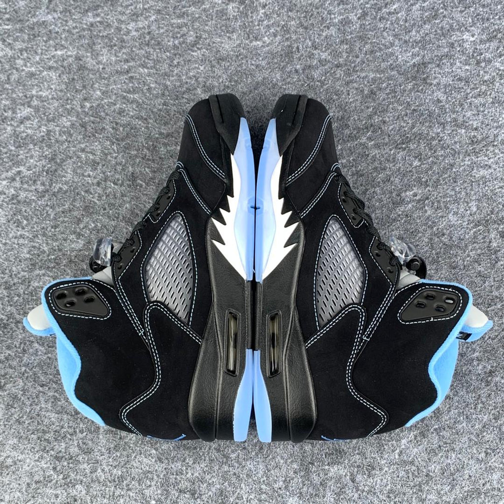 Air Jordan 5 Retro 'Black University Blue' 2026