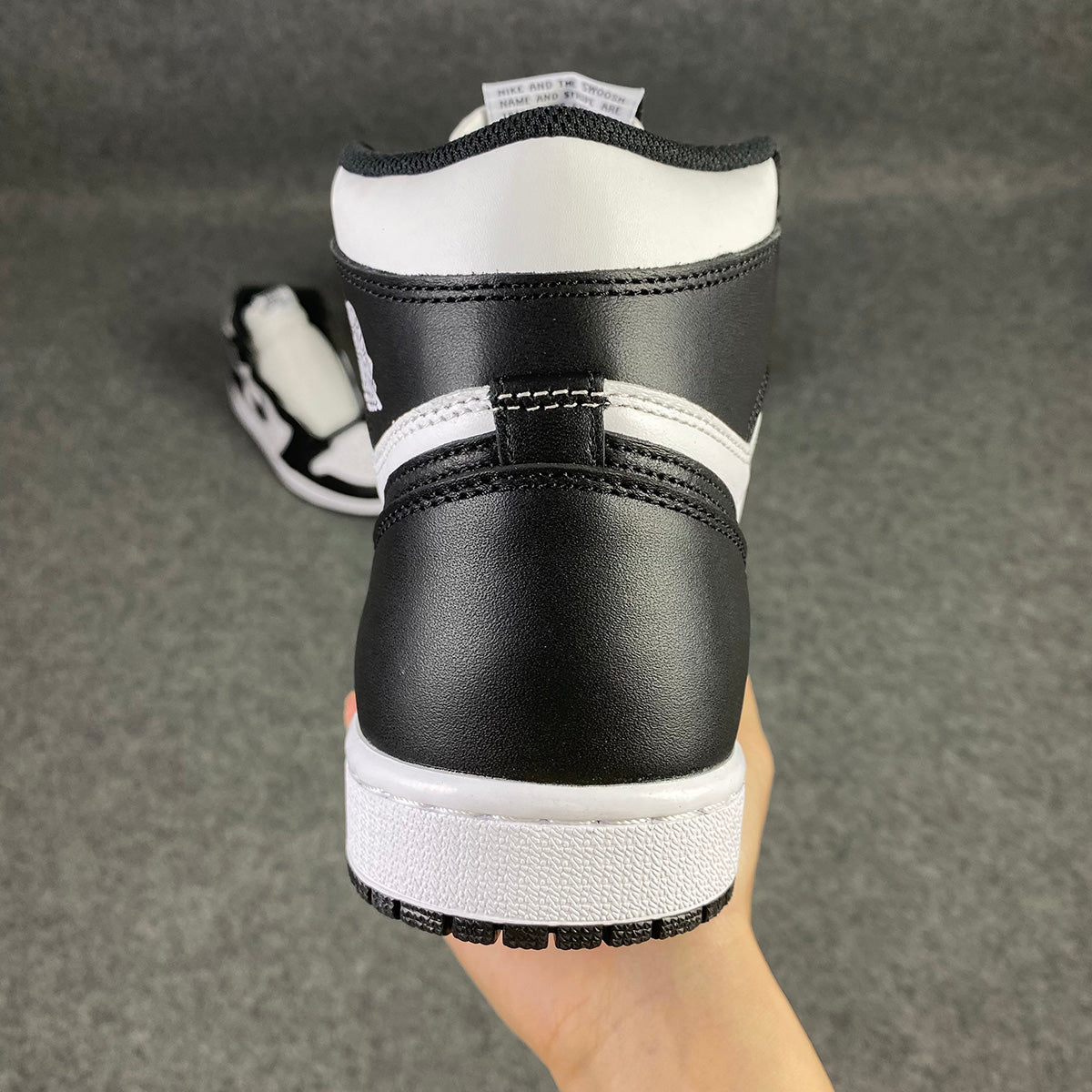Air Jordan 1 Retro High OG 'Black/White' (2014)