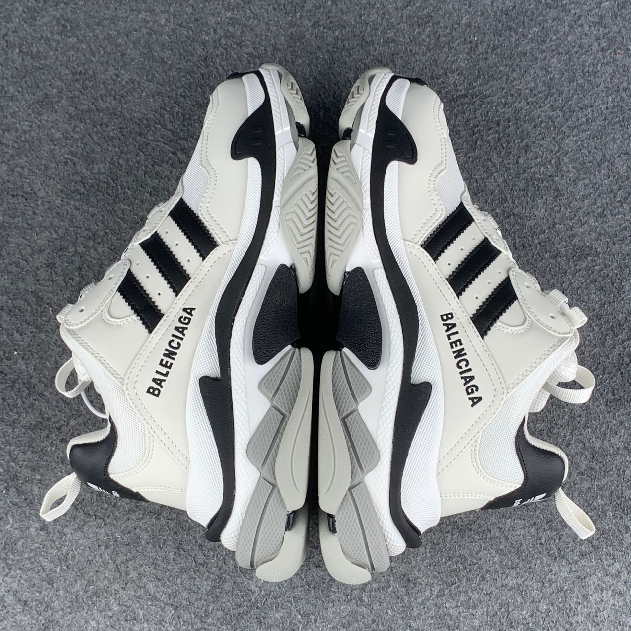 Adidas x Balenciaga Wmns Triple S Sneaker 'White' (Damaged Box)