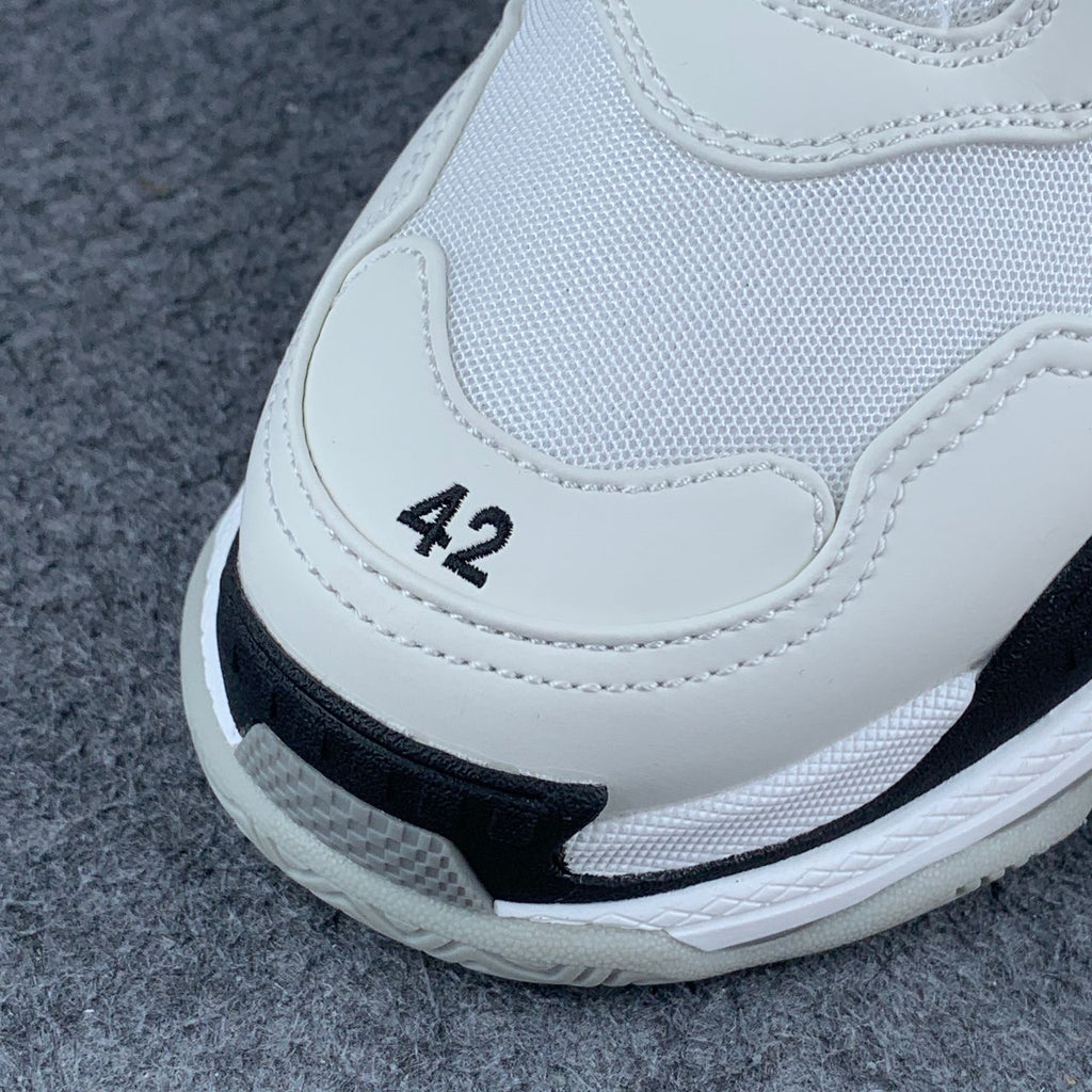 Adidas x Balenciaga Wmns Triple S Sneaker 'White' (Damaged Box)