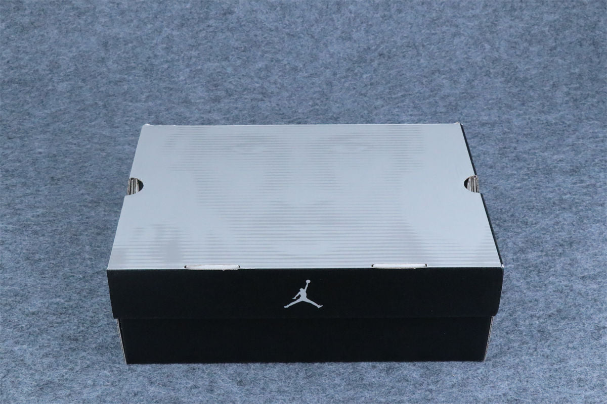 Air Jordan 4 Retro 'Toro Bravo' 2026