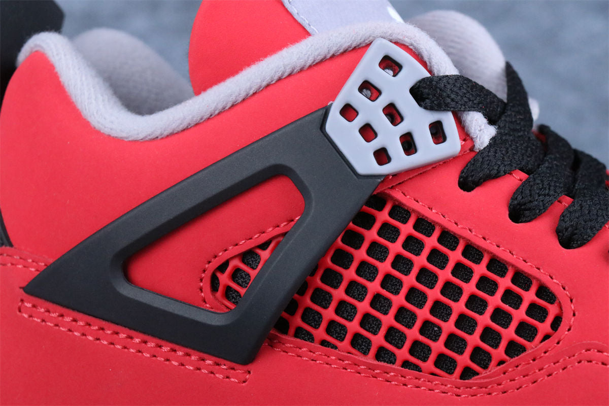 Air Jordan 4 Retro 'Toro Bravo' 2026