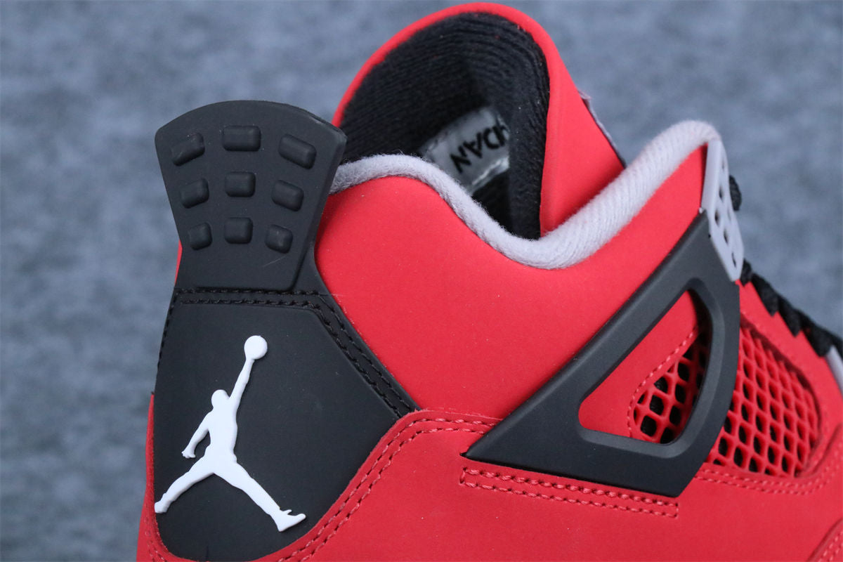 Air Jordan 4 Retro 'Toro Bravo' 2026