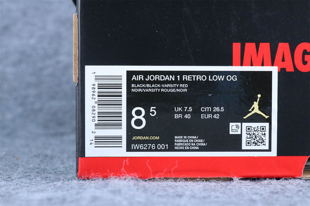 Air Jordan 1 Retro Low OG 'Banned' 2026