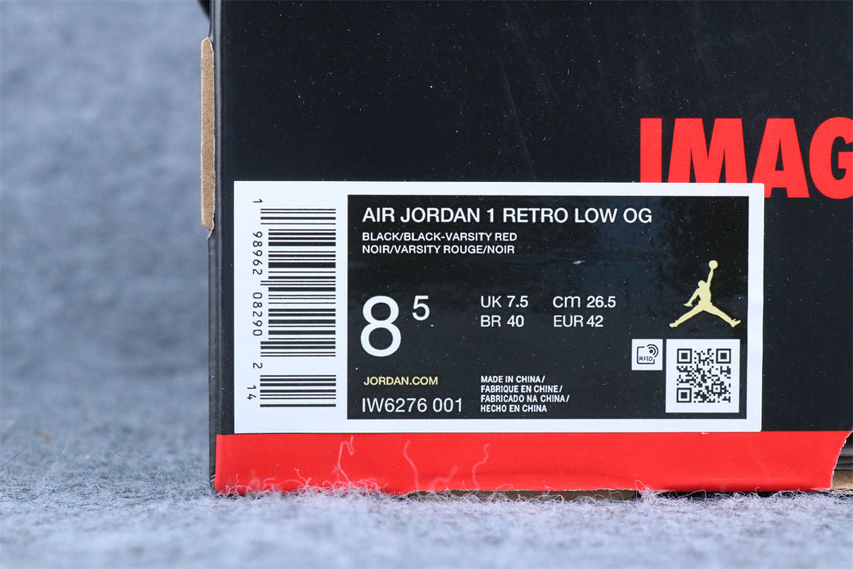 Air Jordan 1 Retro Low OG 'Banned' 2026