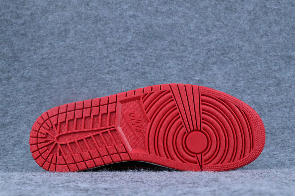 Air Jordan 1 Retro Low OG 'Banned' 2026