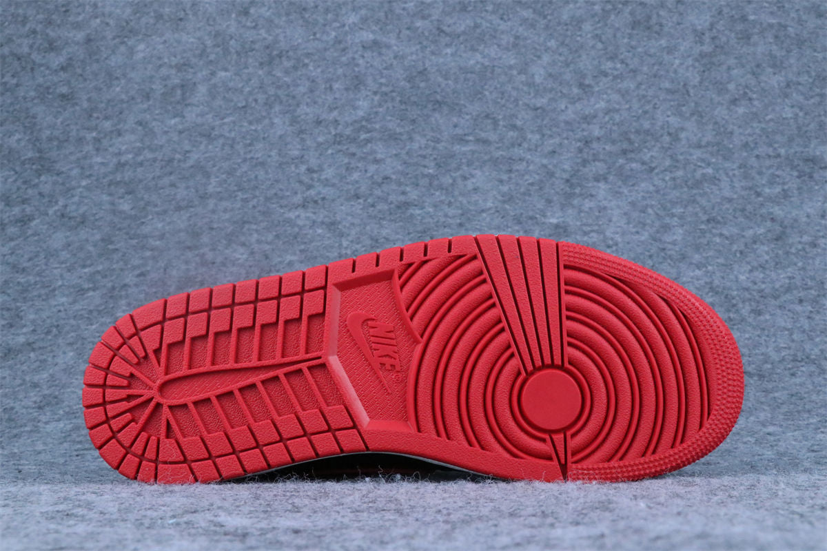 Air Jordan 1 Retro Low OG 'Banned' 2026