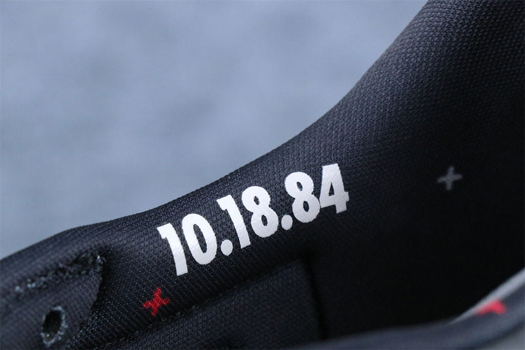 Air Jordan 1 Retro Low OG 'Banned' 2026