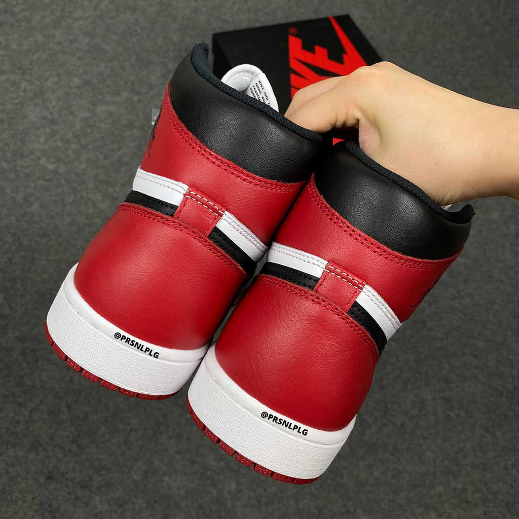 Air Jordan 1 Retro High OG 'Black Toe' 2016