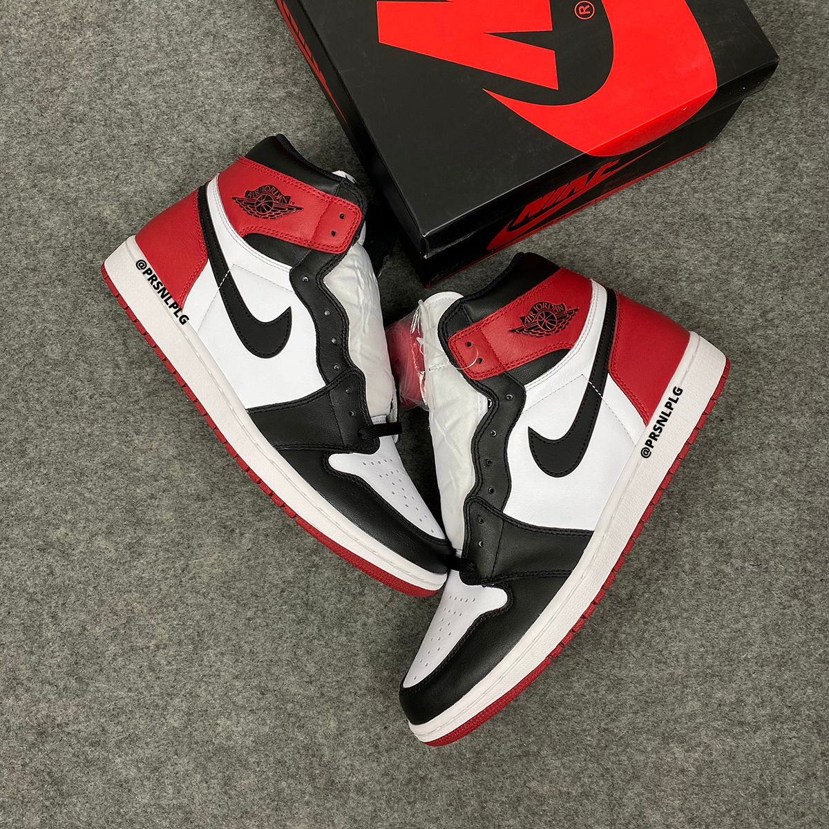 Air Jordan 1 Retro High OG 'Black Toe' 2016