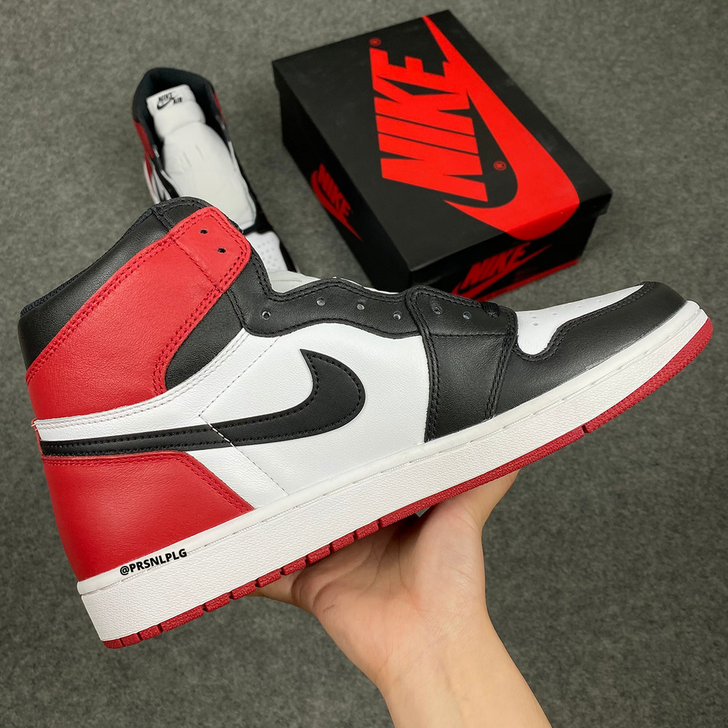 Air Jordan 1 Retro High OG 'Black Toe' 2016