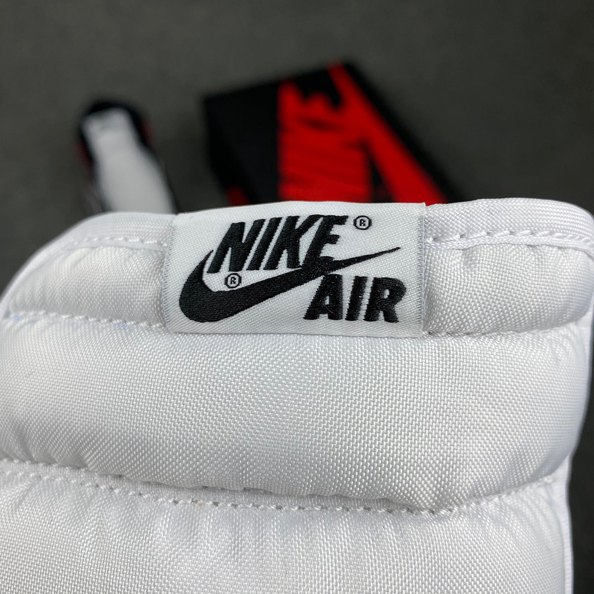 Air Jordan 1 Retro High OG 'Black Toe' 2016