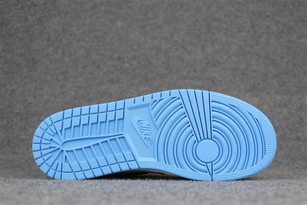 Air Jordan 1 Retro High OG 'UNC Toe'